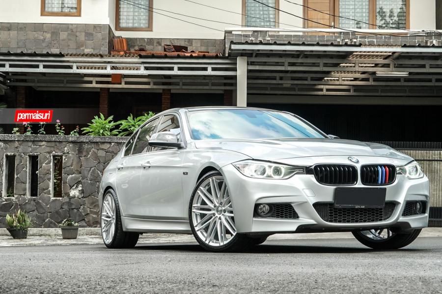 BMW 320i Sedan on Vossen Wheels (VFS4) '2017